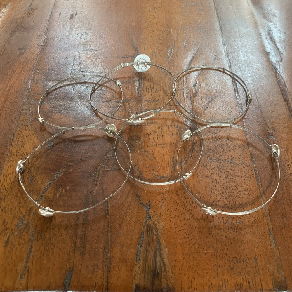 Bracelets - Picture 3 of 7